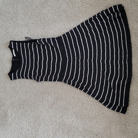 Alice + olivia monah stripe fit and flare Sweater Mini dress size S - Picture 4 of 9